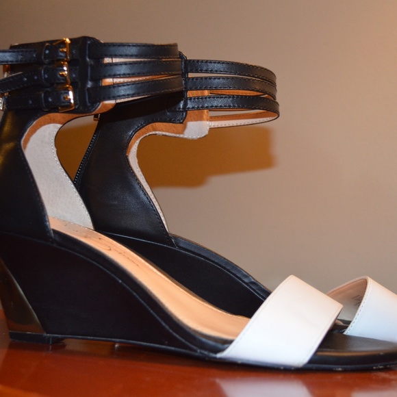 Jessica Simpson - Picture 1 of 5